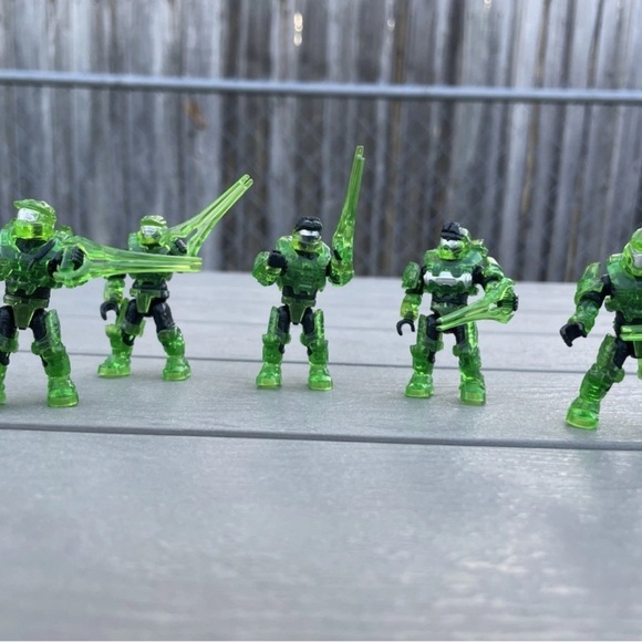 Green Action Figures Set - Picture 1 of 9